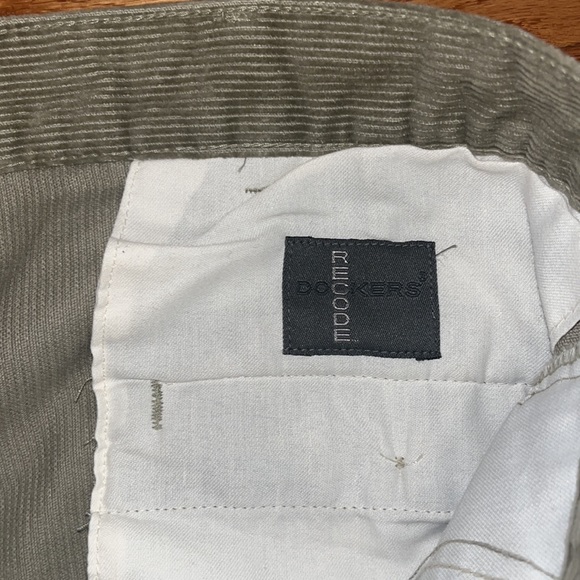 Dockers Recode Mens Corduroy Pants Size 36”X30” Tan Khaki Pleated Ankle Cuffs - Picture 3 of 7
